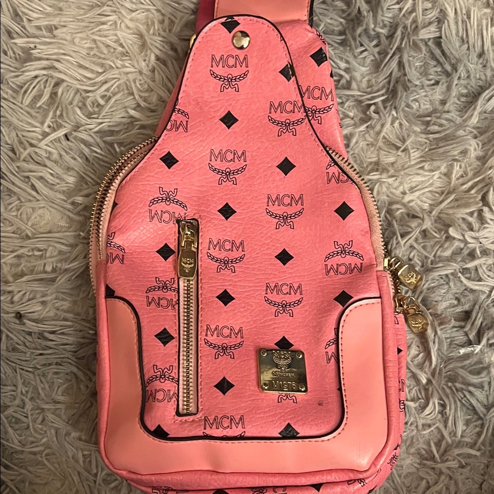 MCM Pink Logo Crossbody Sling Bag - Picture 2 of 4